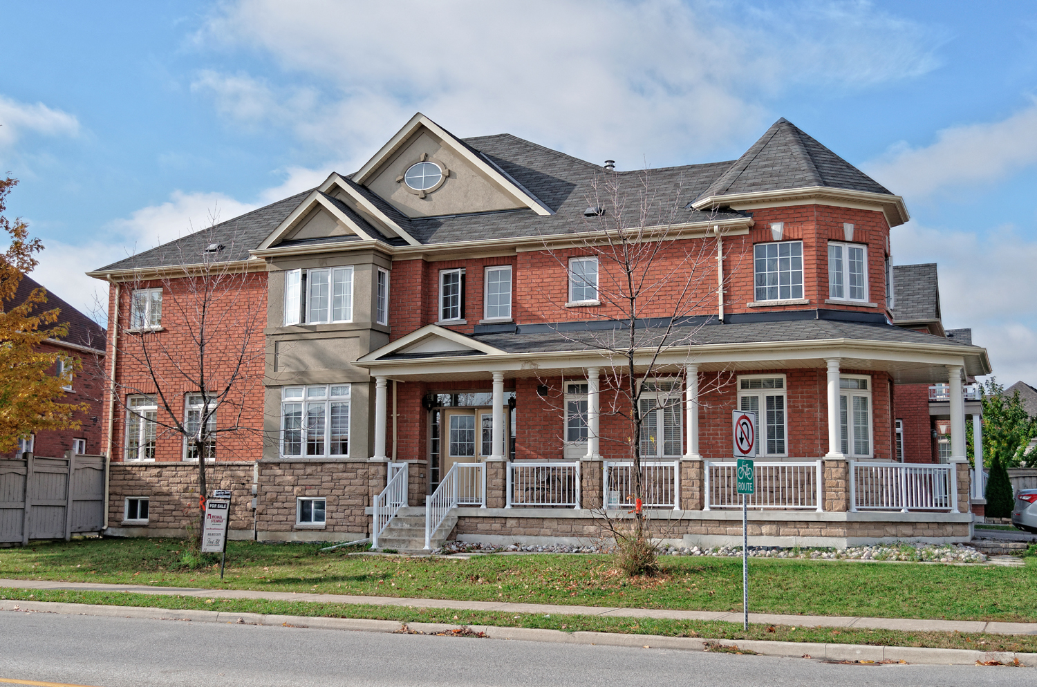 Autumn Hill Boulevard Thornhill Woods